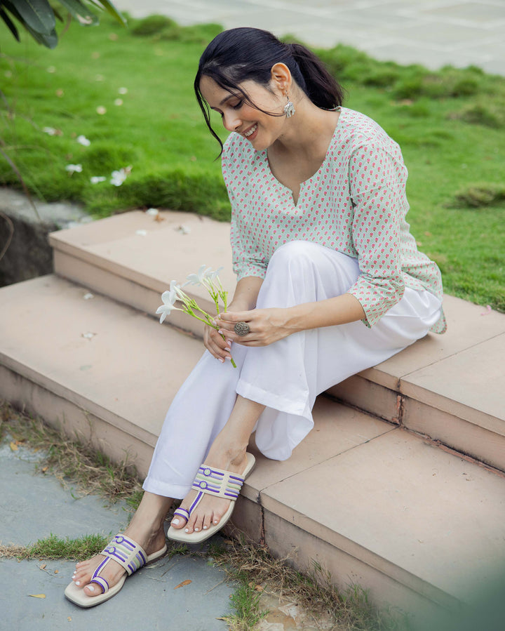 Antique white Kolha Flats