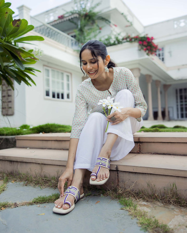 Antique white Kolha Flats