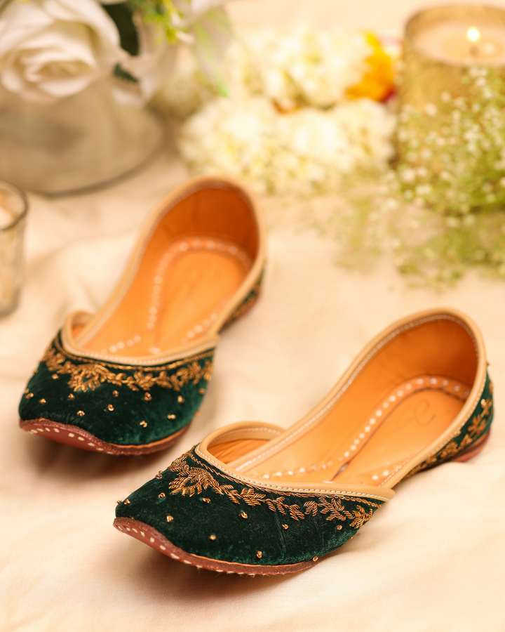 SASSY GREEN HANDCRAFTED JUTTI